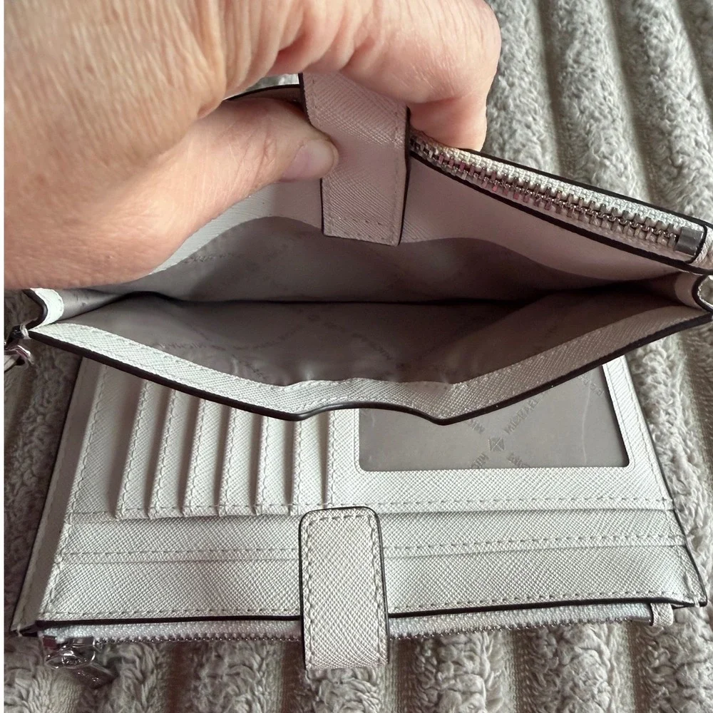 Michael Kors Jet Set Travel Flat Phone Case Wristlet White Saffiano 35F8STVW0L